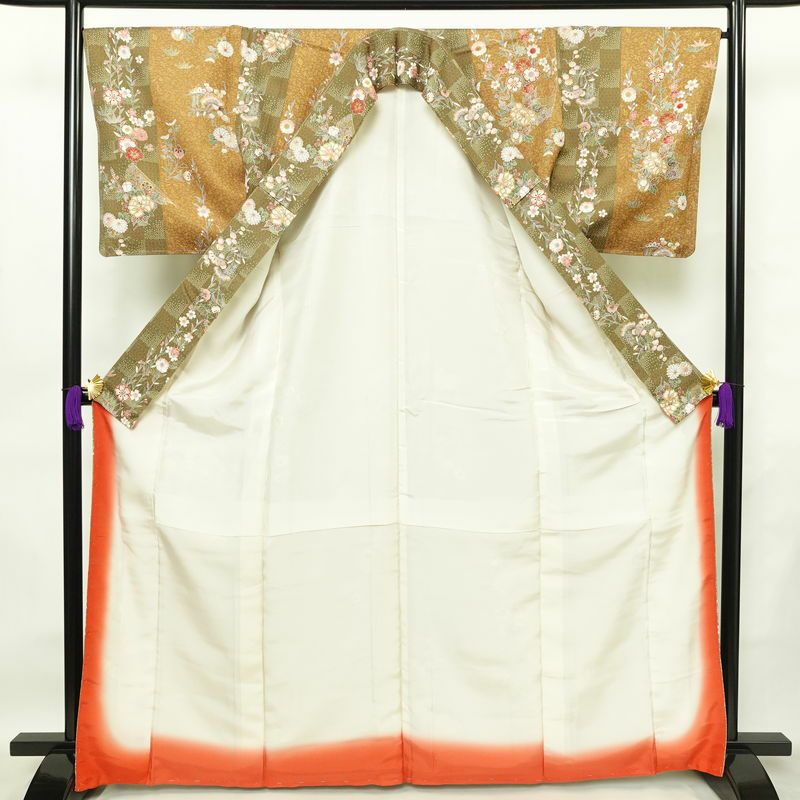 小紋 良品 しつけ糸付き 正絹 花柄 袷仕立て 身丈164.5cm 裄丈67.5cm 金彩 桜	着物 茶_画像3