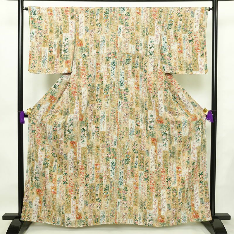 小紋 美品 しつけ糸付き 縮緬 正絹 木の葉・植物柄 袷仕立て 身丈161cm 裄丈66cm 着物 ベージュ_画像1