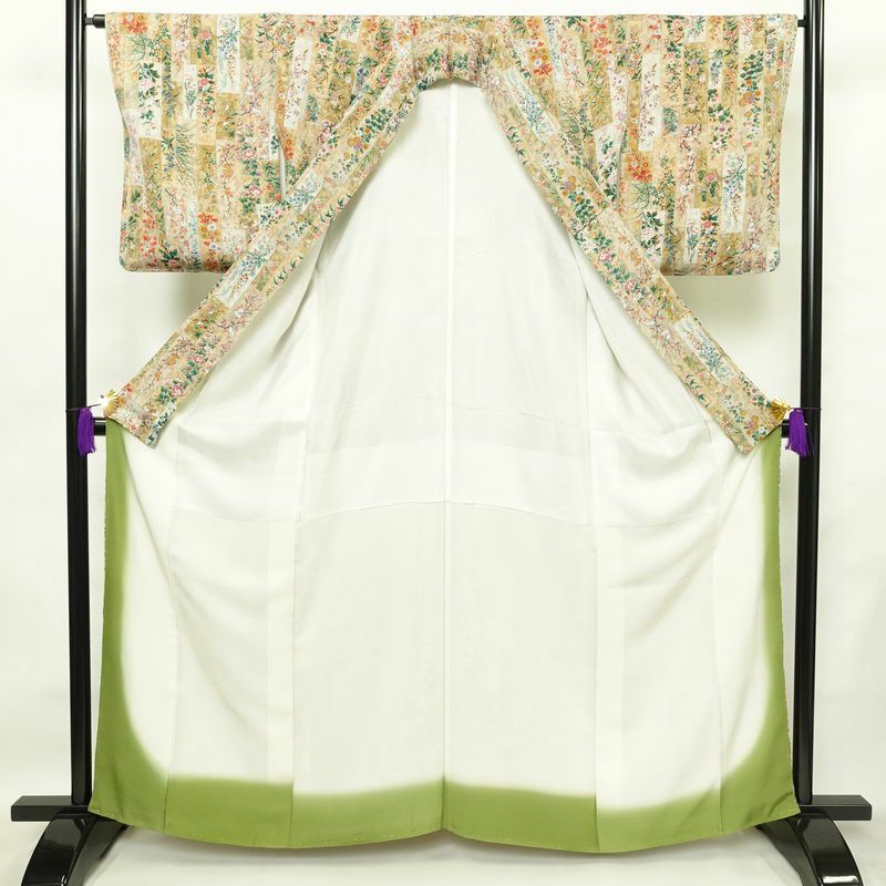 小紋 美品 しつけ糸付き 縮緬 正絹 木の葉・植物柄 袷仕立て 身丈161cm 裄丈66cm 着物 ベージュ_画像3