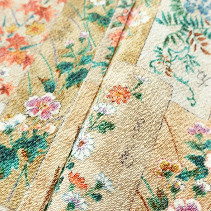 小紋 美品 しつけ糸付き 縮緬 正絹 木の葉・植物柄 袷仕立て 身丈161cm 裄丈66cm 着物 ベージュ_画像9