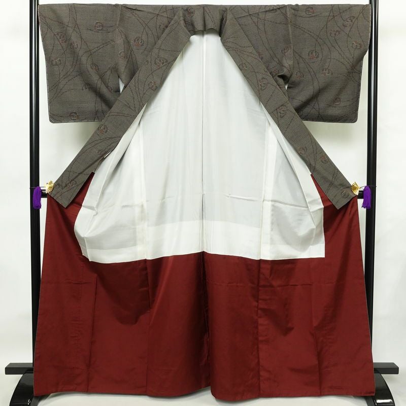 紬 良品 しつけ糸付き 正絹 木の葉・植物柄 袷仕立て 身丈165.5cm 裄丈69.5cm 着物 茶_画像3