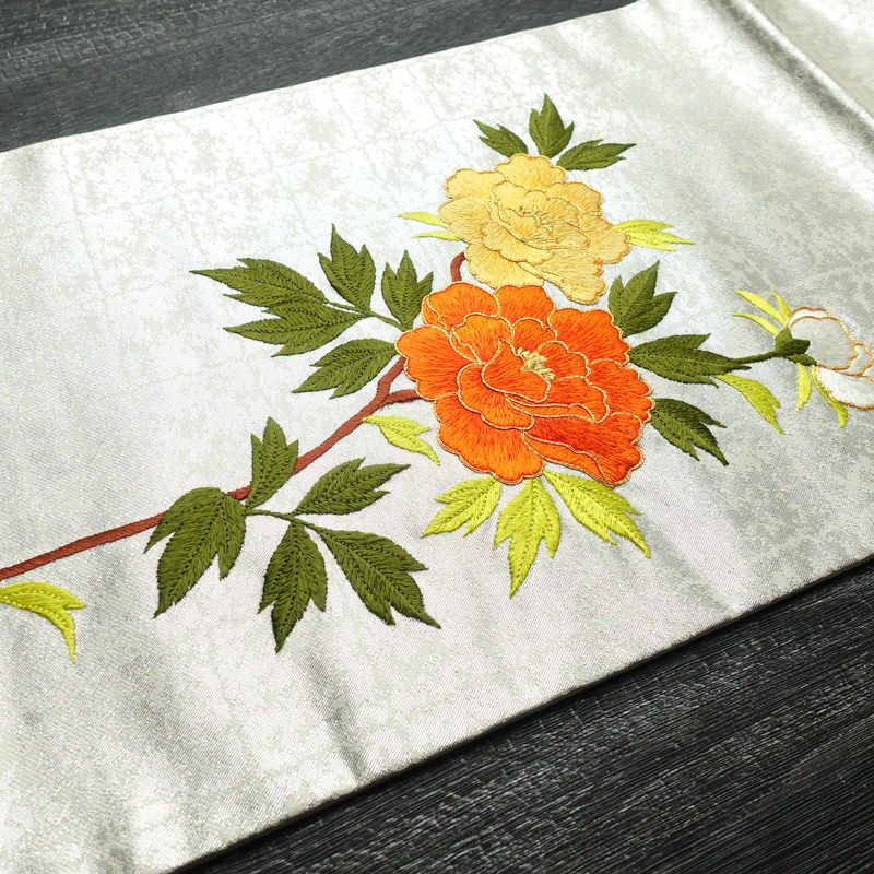 名古屋帯 太鼓柄 良品 金駒刺繍 正絹 花柄 名古屋仕立て 箔 刺繍 帯 金・銀_画像11