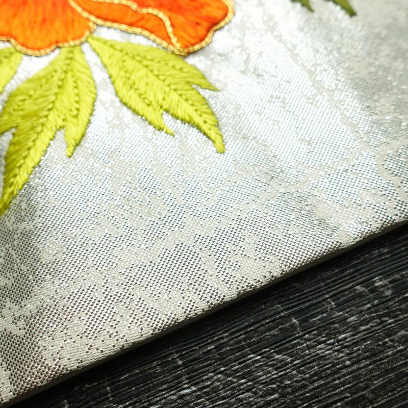 名古屋帯 太鼓柄 良品 金駒刺繍 正絹 花柄 名古屋仕立て 箔 刺繍 帯 金・銀_画像12