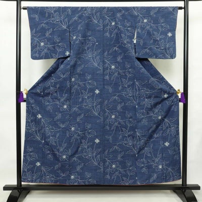 紬 良品 正絹 花柄 袷仕立て 身丈155.5cm 裄丈63cm 着物 青・紺