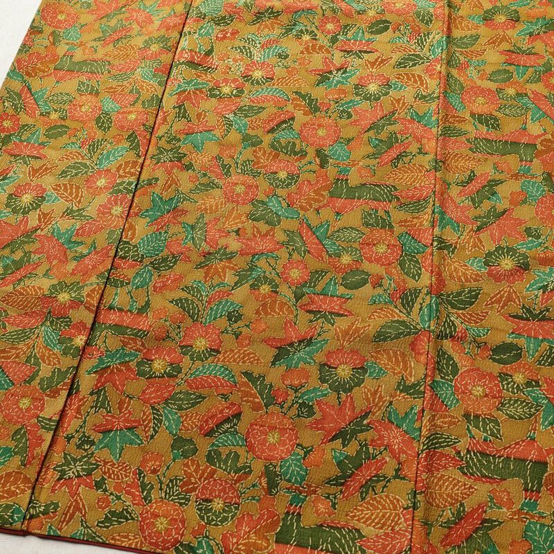 小紋 縮緬 総柄 正絹 木の葉・植物柄 袷仕立て 身丈151.5cm 裄丈63cm 着物 黄・黄土色_画像4