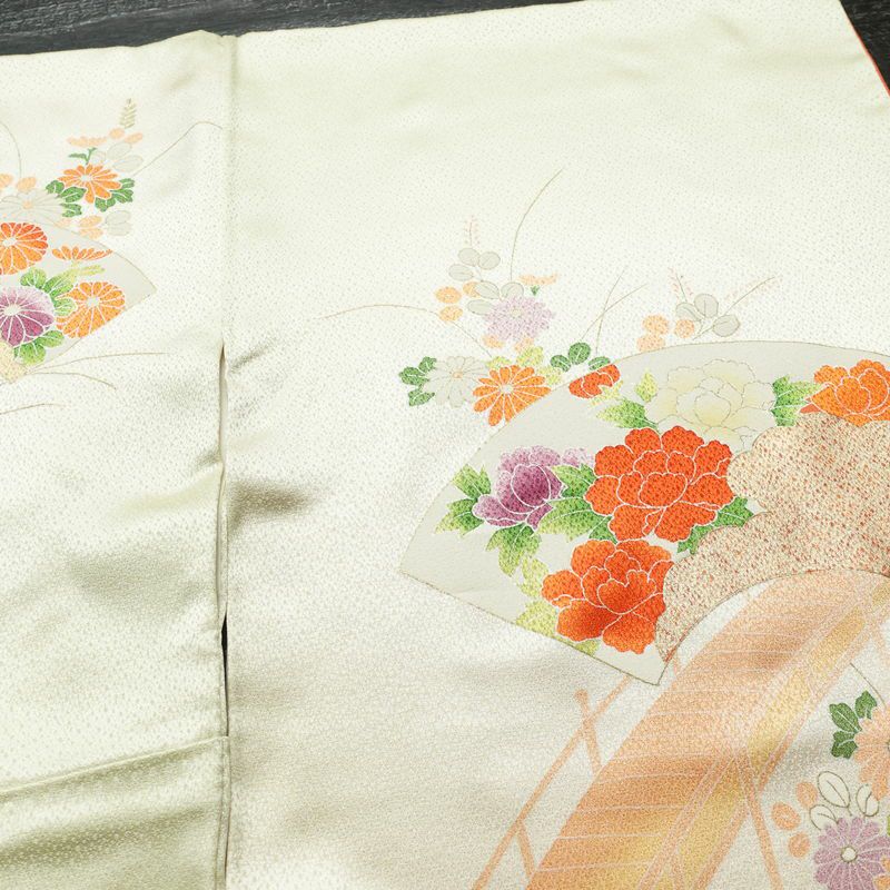 付け下げ 金駒刺繍 正絹 古典柄 袷仕立て 身丈167.5cm 裄丈65.5cm 箔 刺繍 金彩 フォーマル 着物 緑・うぐいす色_画像12