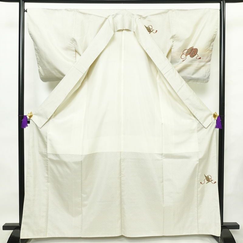 付け下げ 正絹 人物・動物柄 袷仕立て 身丈165.5cm 裄丈67cm 共八掛 金彩 フォーマル 着物 白_画像3