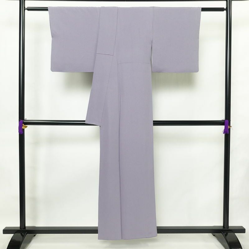 色無地 縮緬 一つ紋付き 正絹 無地 袷仕立て 身丈155cm 裄丈64.5cm 共八掛 フォーマル 着物 紫・藤色_画像2