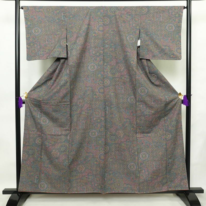 小紋 しつけ糸付き 紬地 正絹 木の葉・植物柄 袷仕立て 身丈159cm 裄丈65.5cm 着物 多色使い_画像1