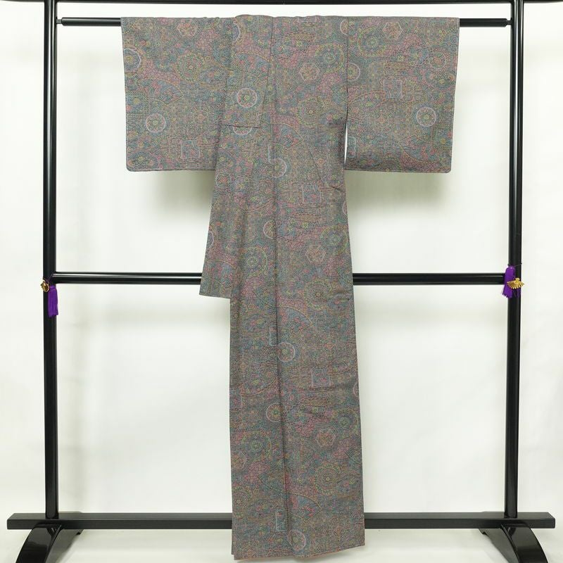 小紋 しつけ糸付き 紬地 正絹 木の葉・植物柄 袷仕立て 身丈159cm 裄丈65.5cm 着物 多色使い_画像2