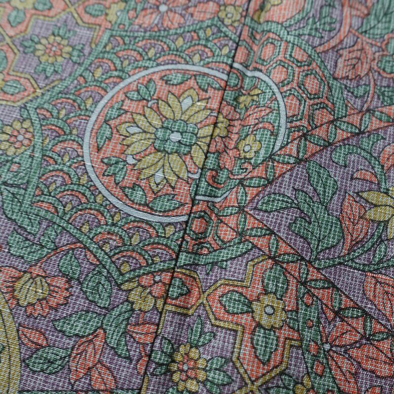 小紋 しつけ糸付き 紬地 正絹 木の葉・植物柄 袷仕立て 身丈159cm 裄丈65.5cm 着物 多色使い_画像9