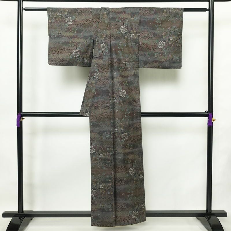 大島紬 証紙なし 正絹 木の葉・植物柄 袷仕立て 身丈155cm 裄丈64cm 着物 多色使い_画像2