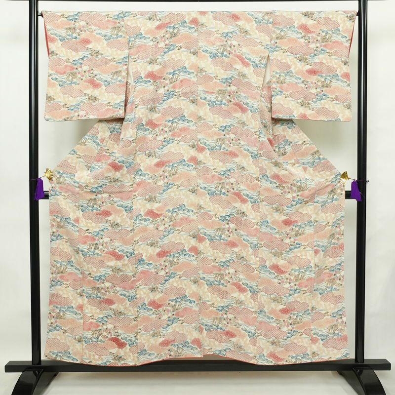 小紋 縮緬 正絹 古典柄 袷仕立て 身丈154cm 裄丈66.5cm 着物 クリーム_画像1