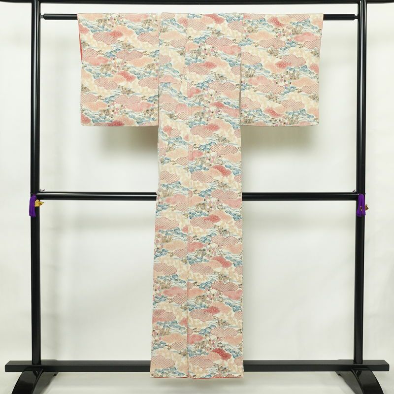 小紋 縮緬 正絹 古典柄 袷仕立て 身丈154cm 裄丈66.5cm 着物 クリーム_画像2