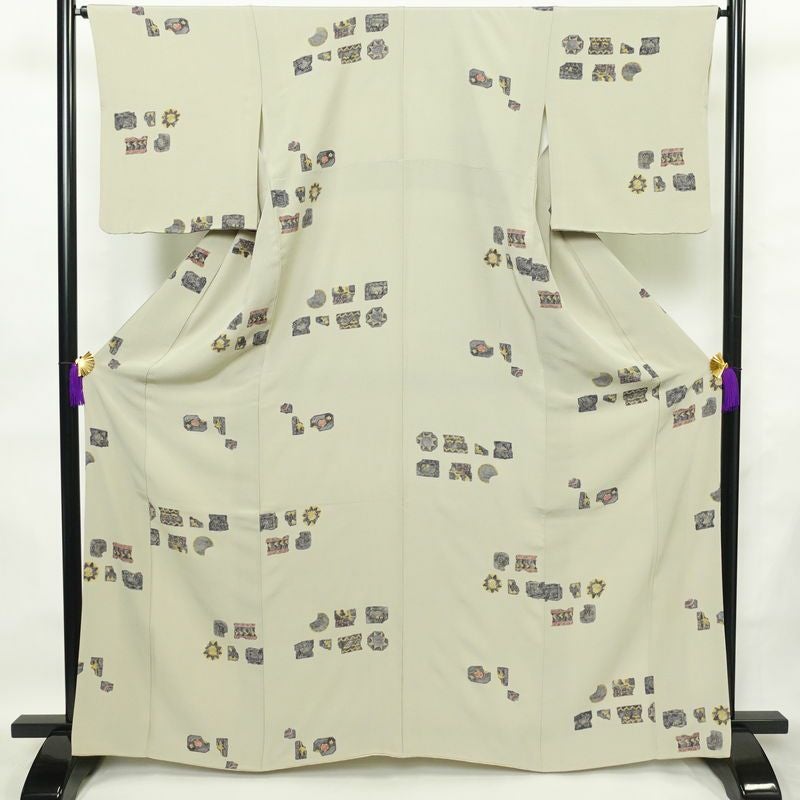 小紋 縮緬 正絹 幾何学柄・抽象柄 袷仕立て 身丈165cm 裄丈66cm 着物 グレー_画像1