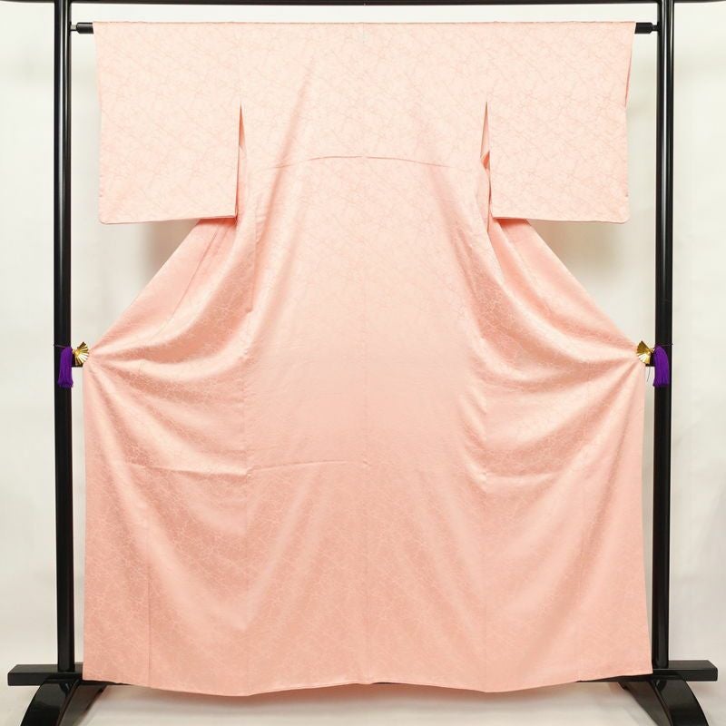 色無地 良品 綸子 一つ紋付き 正絹 幾何学柄・抽象柄 袷仕立て 身丈159.5cm 裄丈63cm 共八掛 フォーマル 着物 ピンク_画像1