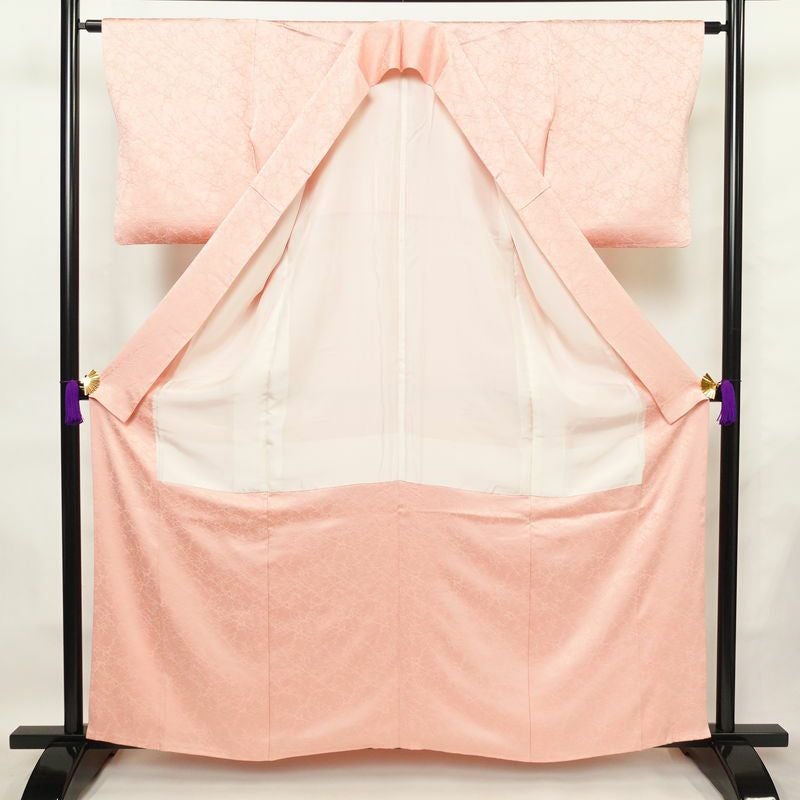 色無地 良品 綸子 一つ紋付き 正絹 幾何学柄・抽象柄 袷仕立て 身丈159.5cm 裄丈63cm 共八掛 フォーマル 着物 ピンク_画像3