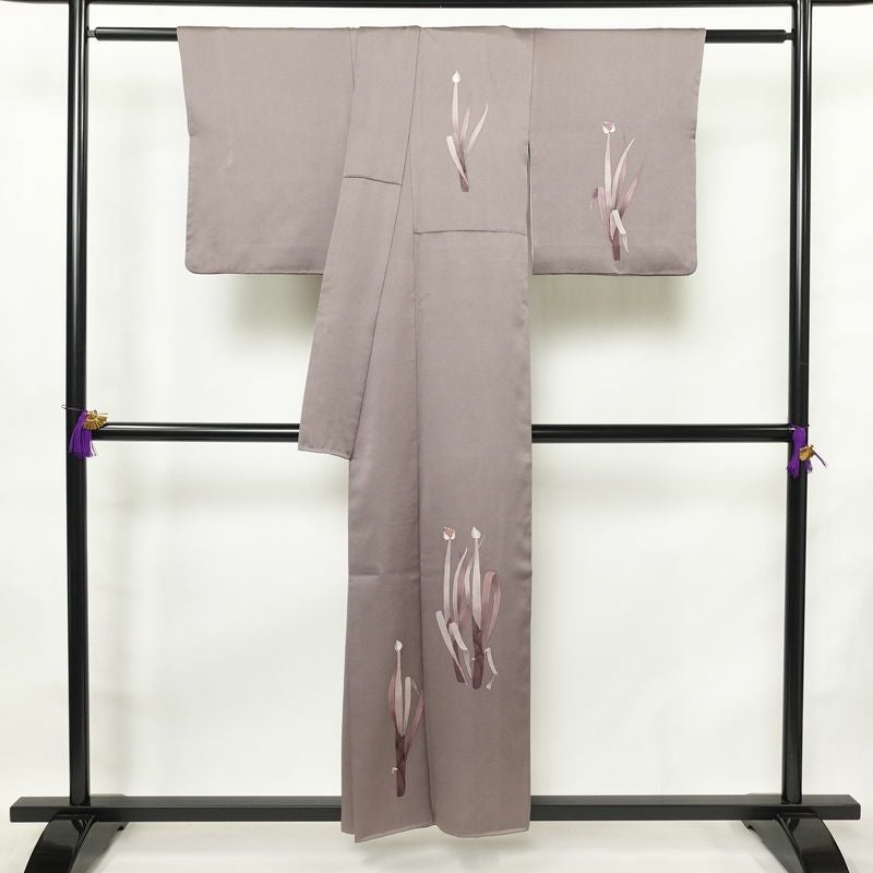 付け下げ 良品 一つ紋付き 正絹 木の葉・植物柄 袷仕立て 身丈154cm 裄丈64cm フォーマル 着物 紫・藤色_画像2