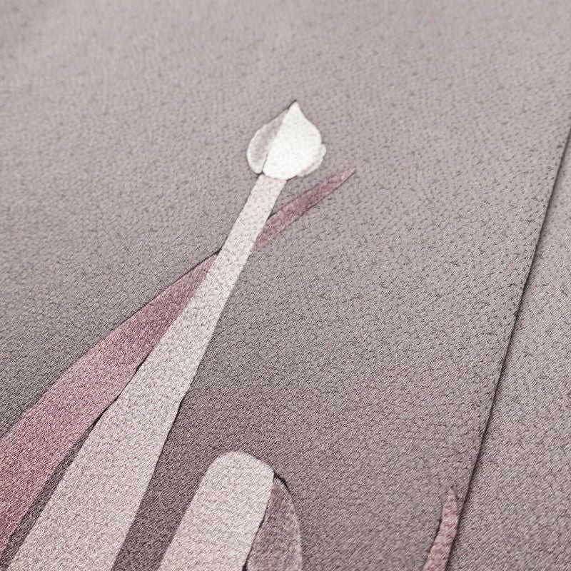 付け下げ 良品 一つ紋付き 正絹 木の葉・植物柄 袷仕立て 身丈154cm 裄丈64cm フォーマル 着物 紫・藤色_画像9