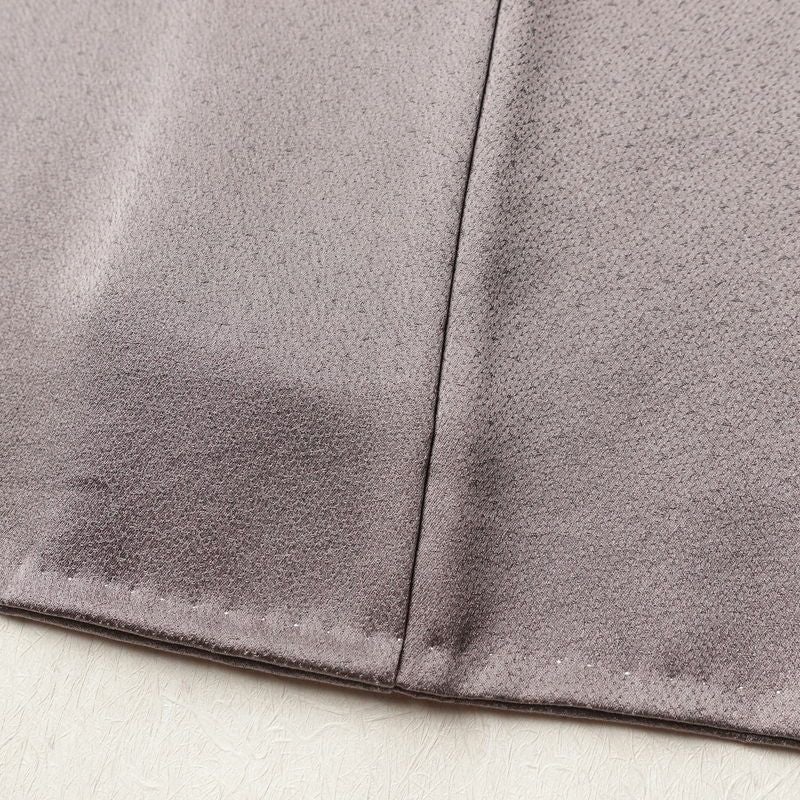 付け下げ 良品 一つ紋付き 正絹 木の葉・植物柄 袷仕立て 身丈154cm 裄丈64cm フォーマル 着物 紫・藤色_画像10