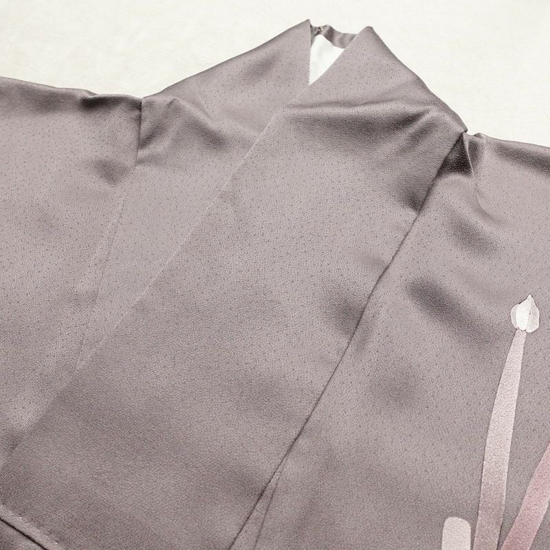 付け下げ 良品 一つ紋付き 正絹 木の葉・植物柄 袷仕立て 身丈154cm 裄丈64cm フォーマル 着物 紫・藤色_画像15