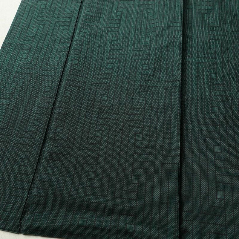 大島紬 正絹 幾何学柄・抽象柄 袷仕立て 身丈162cm 裄丈65.5cm 着物 緑・うぐいす色_画像4