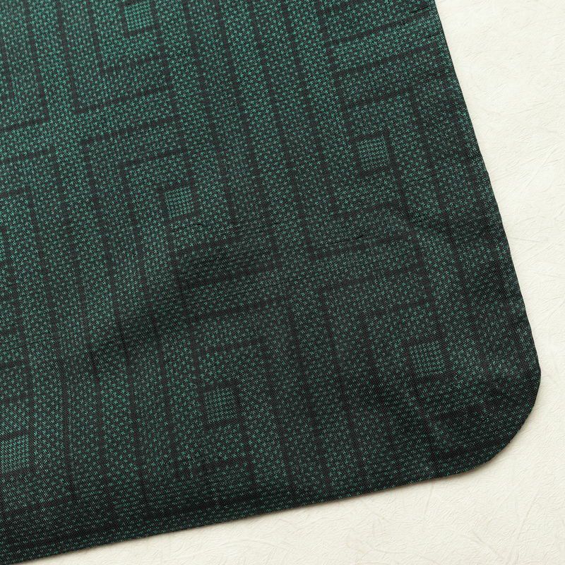 大島紬 正絹 幾何学柄・抽象柄 袷仕立て 身丈162cm 裄丈65.5cm 着物 緑・うぐいす色_画像14