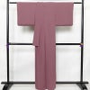 色無地 縮緬 一つ紋付き 正絹 無地 袷仕立て 身丈161cm 裄丈67cm フォーマル 着物 紫・藤色_画像2