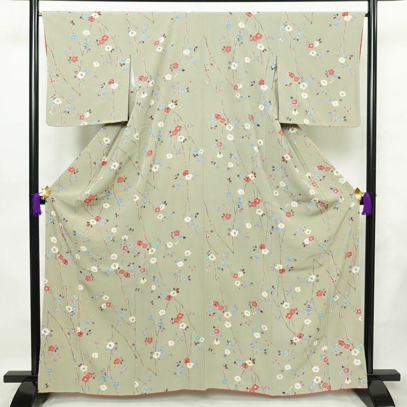 小紋 縮緬 正絹 花柄 袷仕立て 身丈163cm 裄丈67cm 箔 着物 緑・うぐいす色_画像1