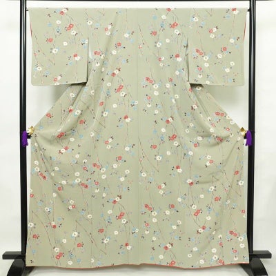 小紋 縮緬 正絹 花柄 袷仕立て 身丈163cm 裄丈67cm 箔 着物 緑・うぐいす色