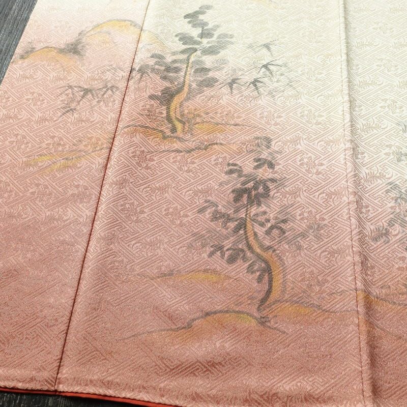 付け下げ 綸子 一つ紋付き 正絹 風景柄 袷仕立て 身丈161cm 裄丈65.5cm フォーマル 着物 ベージュ_画像4