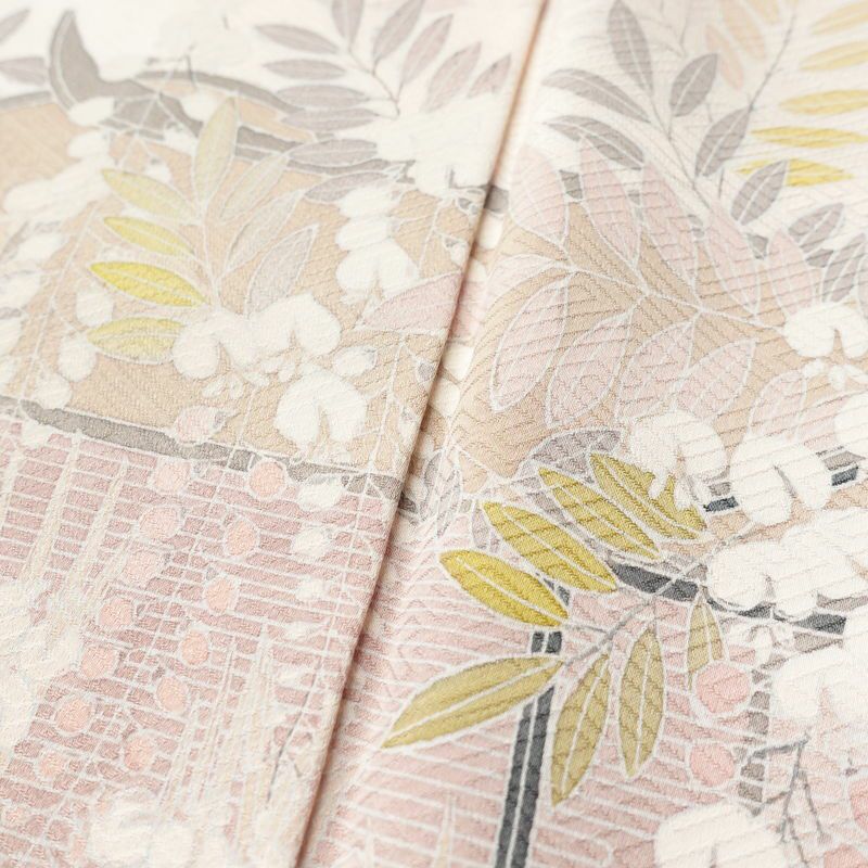 付け下げ 良品 綸子 一つ紋付き 正絹 木の葉・植物柄 袷仕立て 身丈161.5cm 裄丈65cm フォーマル 着物 ピンク_画像9