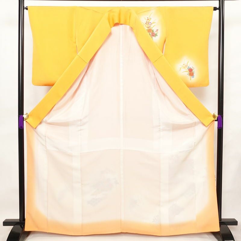 付け下げ 正絹 花柄 袷仕立て 身丈165cm 裄丈64.5cm 箔 金彩 フォーマル 着物 黄・黄土色_画像3