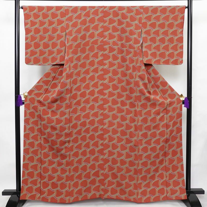 小紋 良品 縮緬 正絹 幾何学柄・抽象柄 袷仕立て 身丈162.5cm 裄丈68cm 一部しつけ糸付き 着物 ピンク_画像1