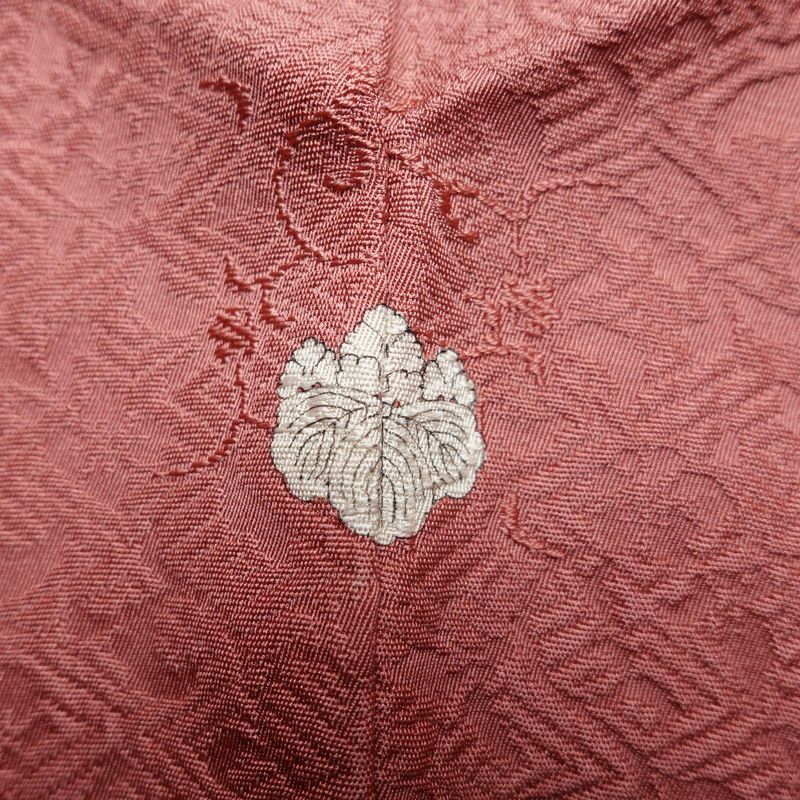 色無地 一つ紋付き 正絹 木の葉・植物柄 袷仕立て 身丈167cm 裄丈69cm フォーマル 着物 ピンク_画像12