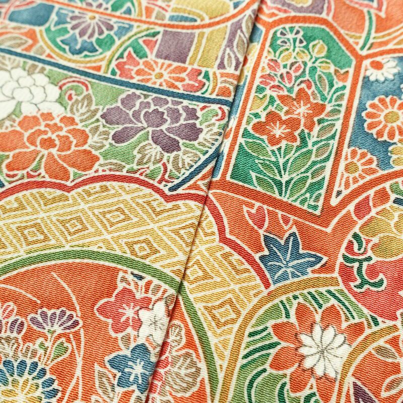 小紋 縮緬 総柄 正絹 古典柄 袷仕立て 身丈163cm 裄丈65cm 一部しつけ糸付き 着物 多色使い_画像9