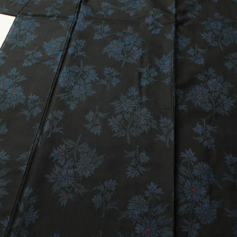 大島紬 しつけ糸付き 正絹 木の葉・植物柄 袷仕立て 身丈170cm 裄丈69.5cm 着物 黒_画像5