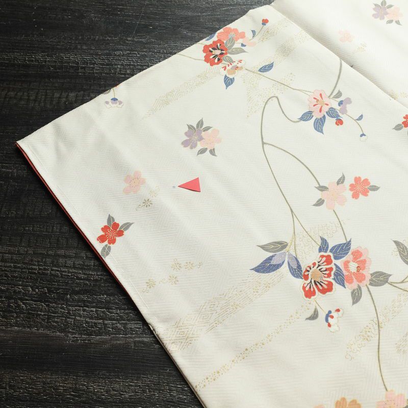 付け下げ しつけ糸付き 正絹 花柄 袷仕立て 身丈160cm 裄丈66cm 金彩 着物 グレージュ ベージュ_画像13