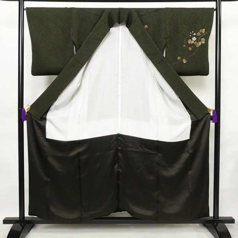 付け下げ 落款入り 正絹 木の葉・植物柄 袷仕立て 身丈157cm 裄丈67cm 箔 刺繍 金彩 フォーマル 着物 緑・うぐいす色_画像3