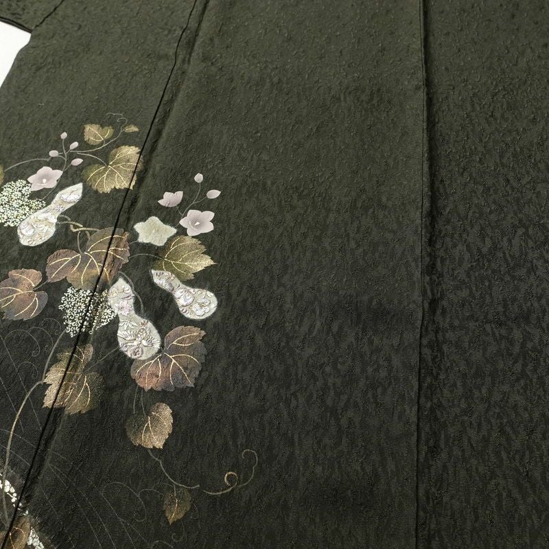 付け下げ 落款入り 正絹 木の葉・植物柄 袷仕立て 身丈157cm 裄丈67cm 箔 刺繍 金彩 フォーマル 着物 緑・うぐいす色_画像5