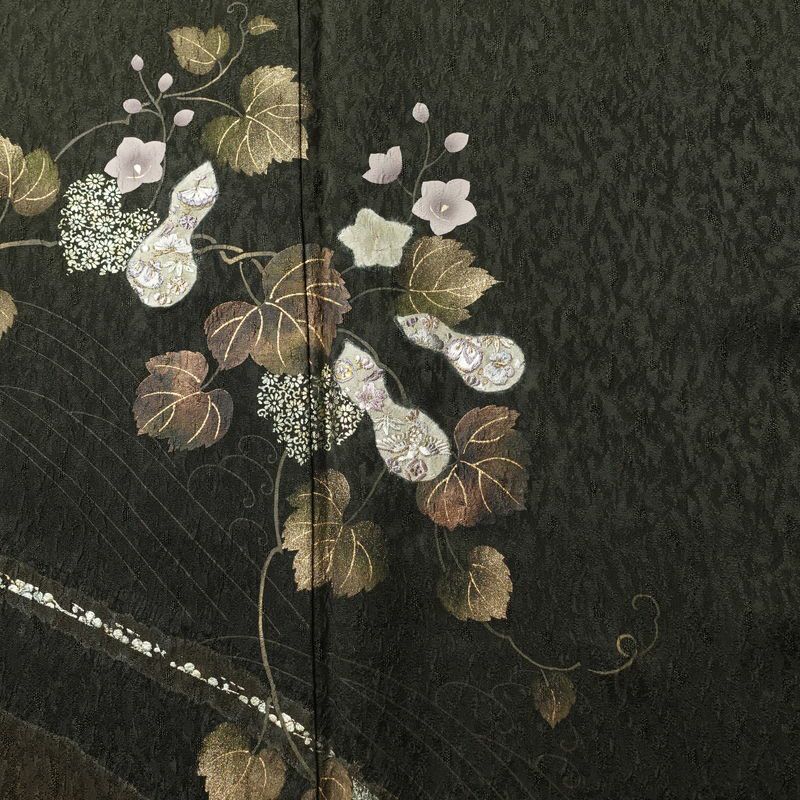 付け下げ 落款入り 正絹 木の葉・植物柄 袷仕立て 身丈157cm 裄丈67cm 箔 刺繍 金彩 フォーマル 着物 緑・うぐいす色_画像6