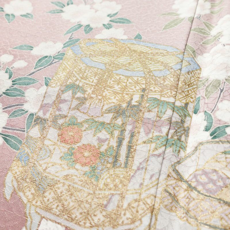 訪問着 良品 しつけ糸付き 綸子 正絹 古典柄 袷仕立て 身丈166cm 裄丈69.5cm 箔 金彩 フォーマル 着物 紫・藤色_画像7