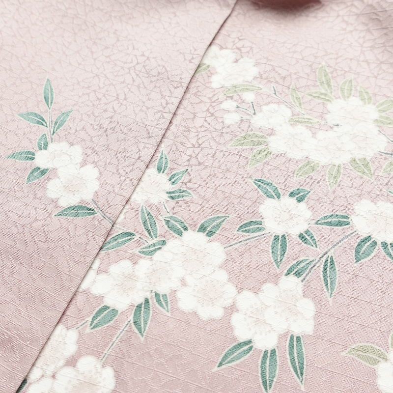 訪問着 良品 しつけ糸付き 綸子 正絹 古典柄 袷仕立て 身丈166cm 裄丈69.5cm 箔 金彩 フォーマル 着物 紫・藤色_画像17