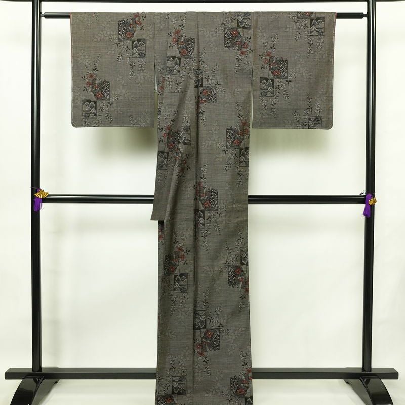 大島紬 古代染色純泥染 美品 証紙あり しつけ糸付き 正絹 木の葉・植物柄 袷仕立て 身丈166.5cm 裄丈66cm 着物 茶_画像2