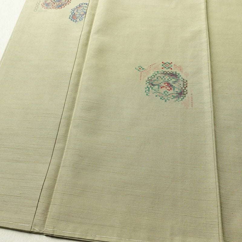 紬 良品 しつけ糸付き 正絹 幾何学柄・抽象柄 袷仕立て 身丈155.5cm 裄丈66cm 着物 緑・うぐいす色_画像4