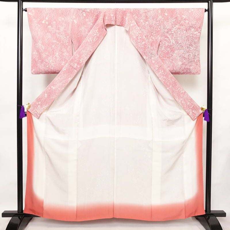 小紋 付下小紋 縮緬 相良刺繍 一つ紋付き 正絹 木の葉・植物柄 袷仕立て 身丈159cm 裄丈64.5cm 刺繍 フォーマル 着物 ピンク_画像3