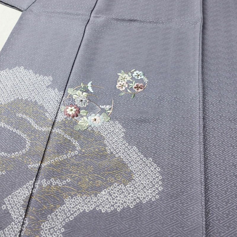 付け下げ 良品 しつけ糸付き 絞り 正絹 花柄 袷仕立て 身丈157.5cm 裄丈65.5cm 箔 金彩 フォーマル 着物 紫・藤色_画像5