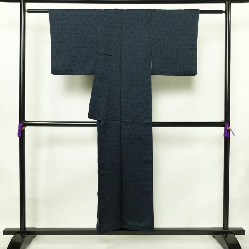 小紋 アンティーク風 混紡 幾何学柄・抽象柄 袷仕立て 身丈150.5cm 裄丈62cm 一部しつけ糸付き 着物 青・紺_画像2