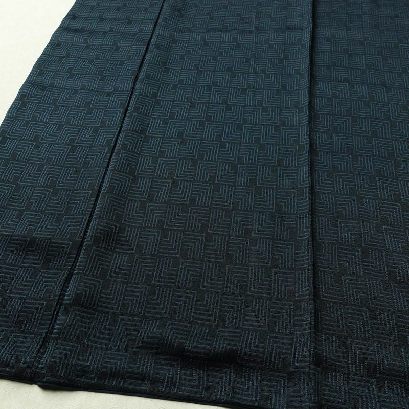 小紋 アンティーク風 混紡 幾何学柄・抽象柄 袷仕立て 身丈150.5cm 裄丈62cm 一部しつけ糸付き 着物 青・紺_画像4