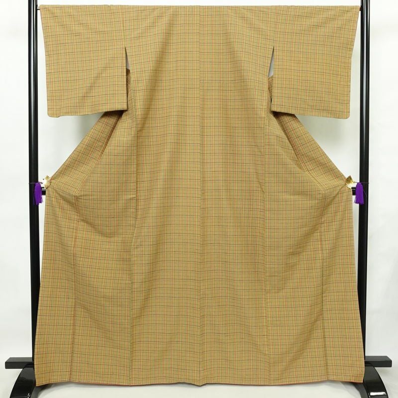 紬 良品 しつけ糸付き 正絹 チェック・格子柄 袷仕立て 身丈166.5cm 裄丈67cm 着物 黄・黄土色_画像1